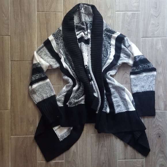 a.n.a Sweaters - NWT! Stylish Black and White Cardigan 3X